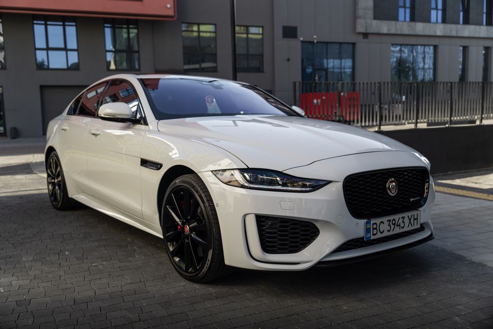 Jaguar XE 2020 автомобіль машина