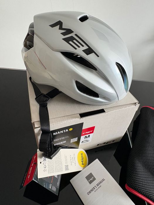 Capacete MET Manta MIPS branco