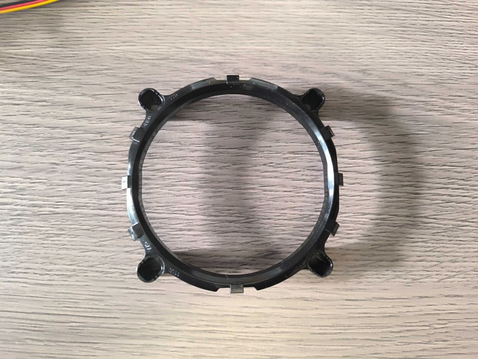 Кулер для процессора Q8 (новый, нет креплений под Intel)