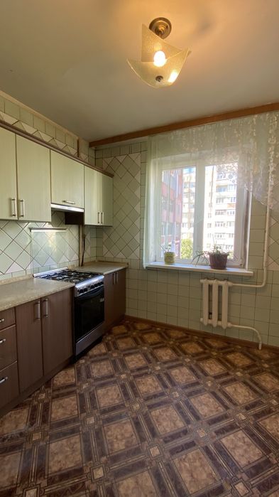 Продам 3 кімнатну квартиру( початок пр-т Миру )