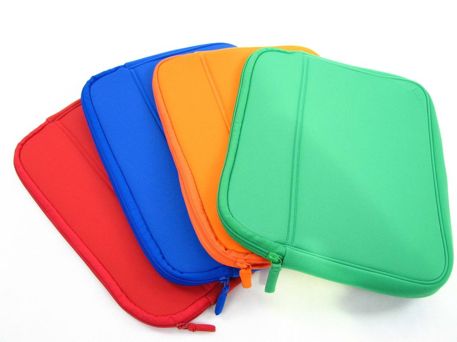 Zestaw etui pokrowiec na tablet laptop komplet 10 sztuk