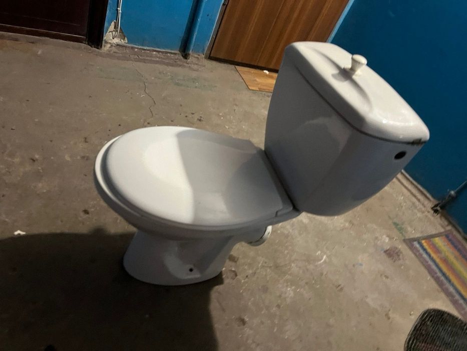 Унитаз  с бочком