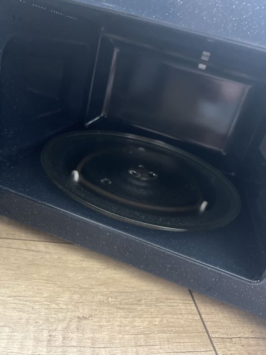 Mikrofalówka kuchenka mikrofalowa Samsung GE83X