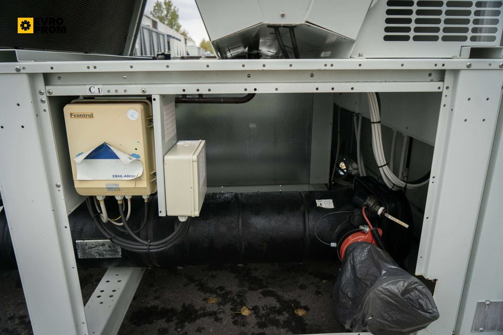 Чіллер / Чиллер CLIMAVENETA NECS SL 1314 334 кВт. Охолоджувач рідини.