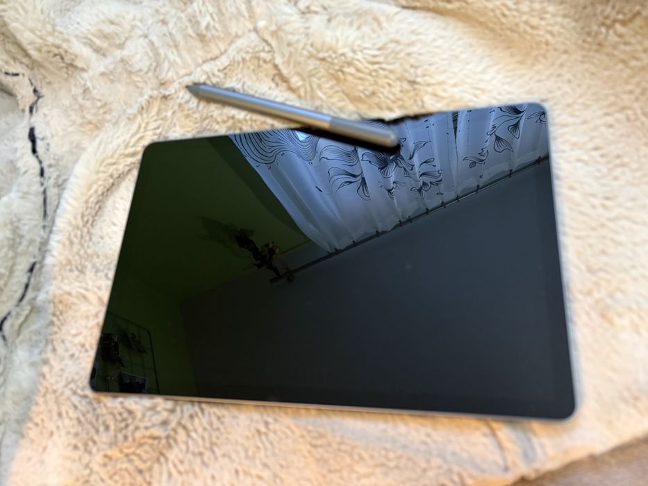 Tablet Lenovo z rysikiem