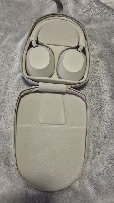 Продам Sony WH-1000XM5