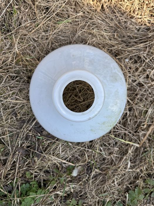 Плафон люстра є 2 штуки