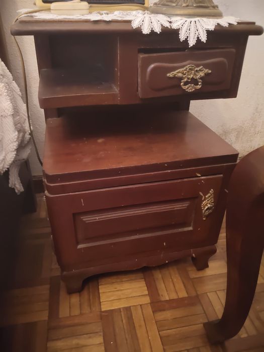 Móveis de madeira para quarto, Armário, cama, mesinha e cómoda