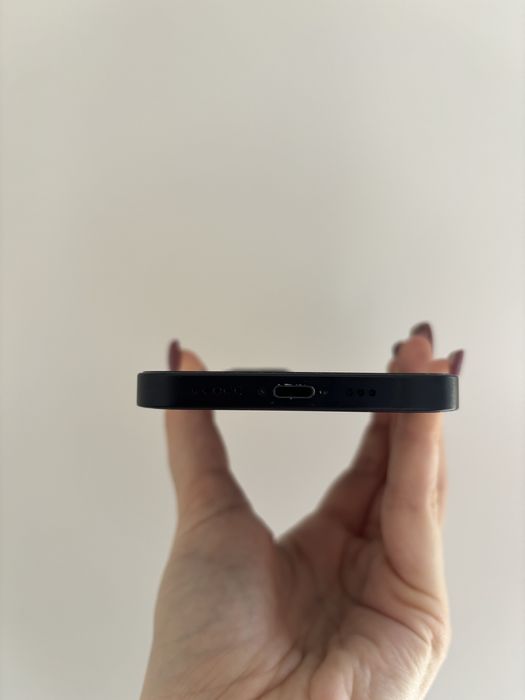 Iphone 13 usado - 128GB - preto