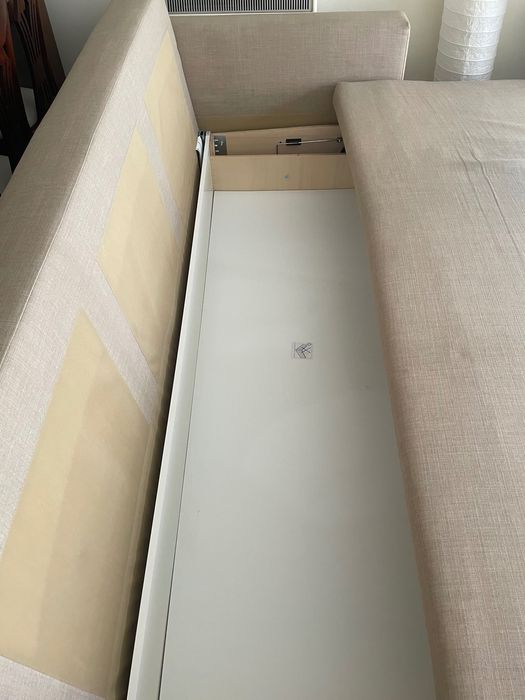Sofá cama com arrumação