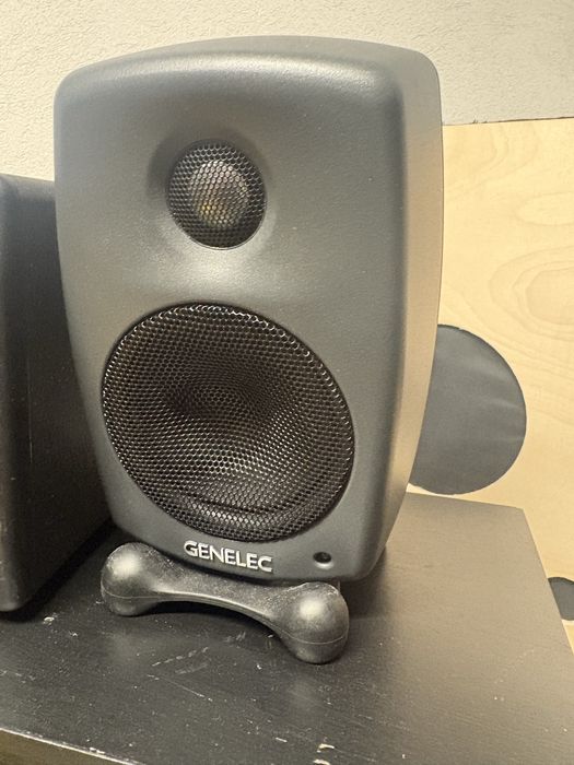 Genelec 8010 a 11/2024  monitory studyjne