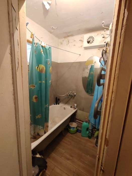 Срочно!!! Продам 1/2 квартиры. ТОРГ!