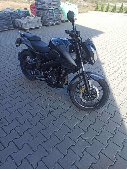 bajaj pulsar ns200