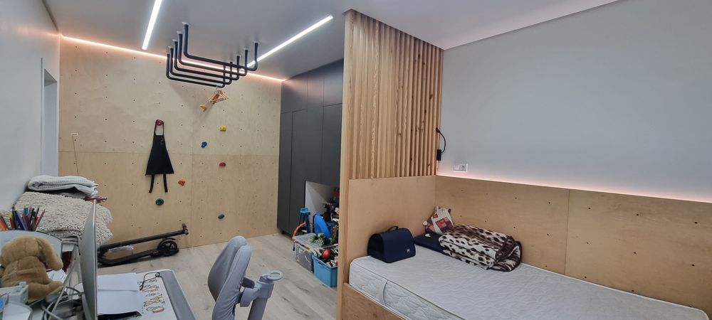 Продам 3к кв м.Науки, ул.Новгородская