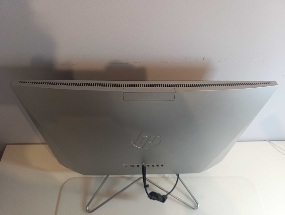 HP All-in-One 24” | Ryzen 5 | Windows 11