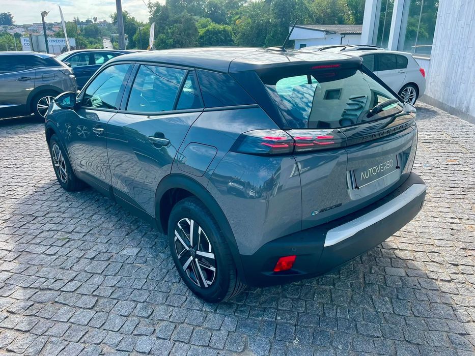 Peugeot e-2008 Active