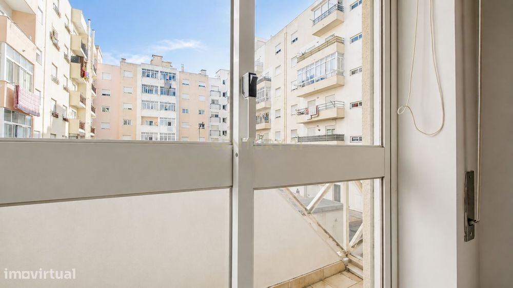 Apartamento T2 em Setúbal | Varanda, Elevador e Arrecadação