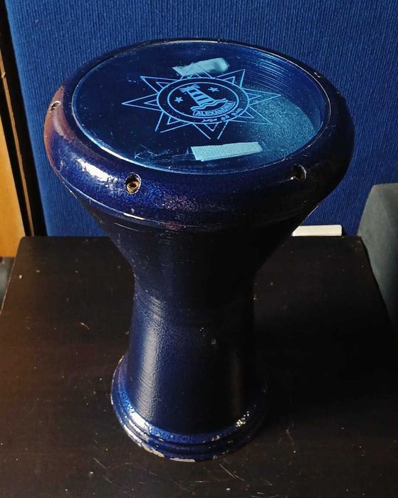 Darbuka em alumínio.