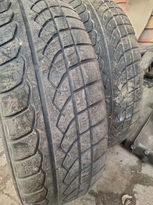 Продам пару зимней резины 185/65 r15
