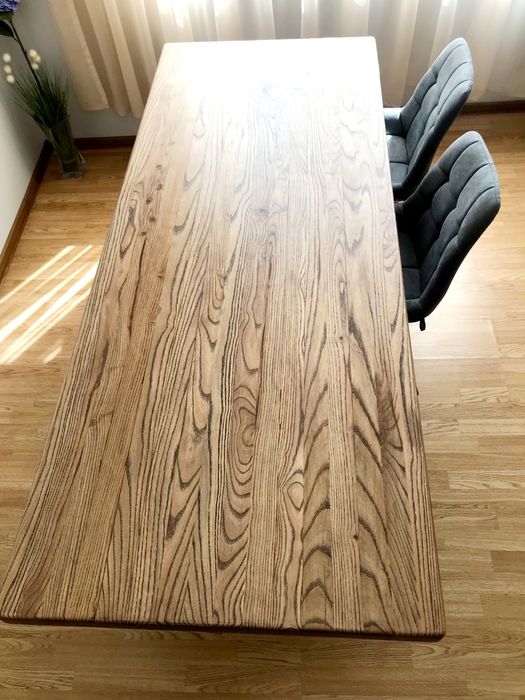 Столик  з   Ясеня