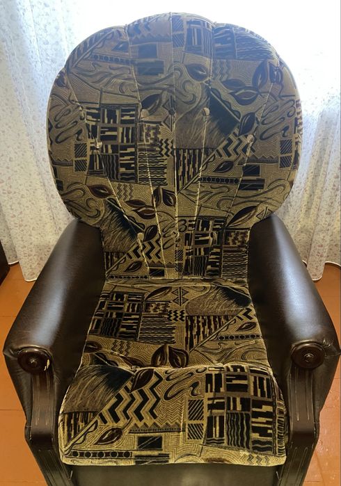 Продам диван і два мʼяких  крісла!