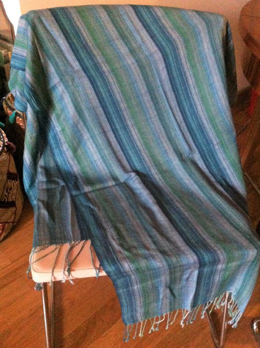 Echarpe de ​Primavera​/Verão às riscas, de ​t​ons azuis