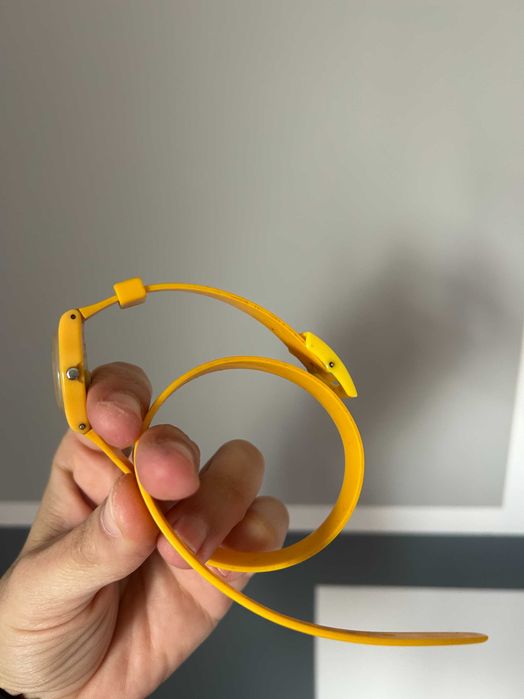 Swatch amarelo de 2 voltas