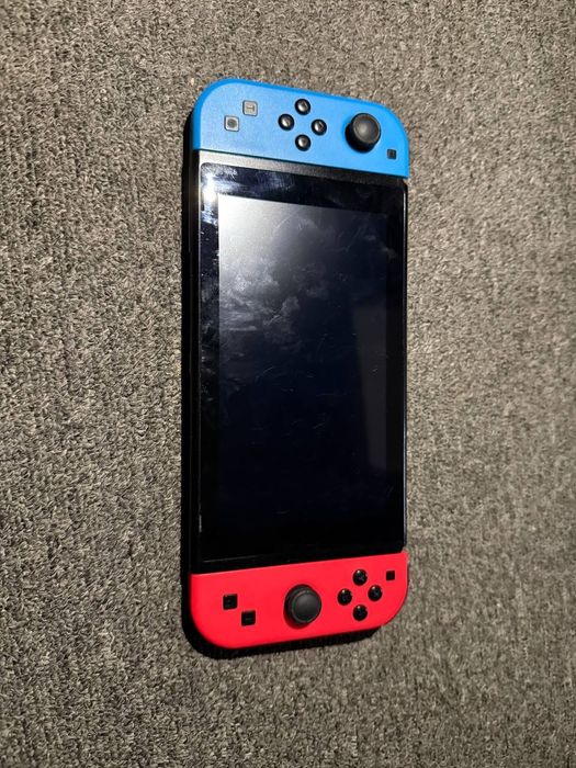 Nintendo switch v1 K€FIR 64gb