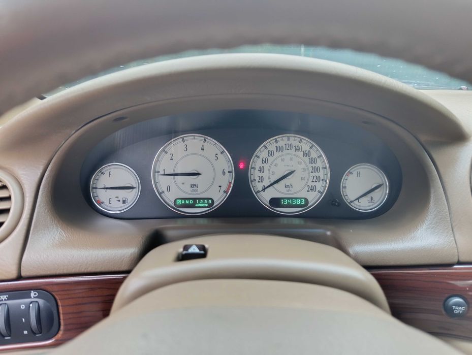 Carro impecável  tudo a funcionar perfeito