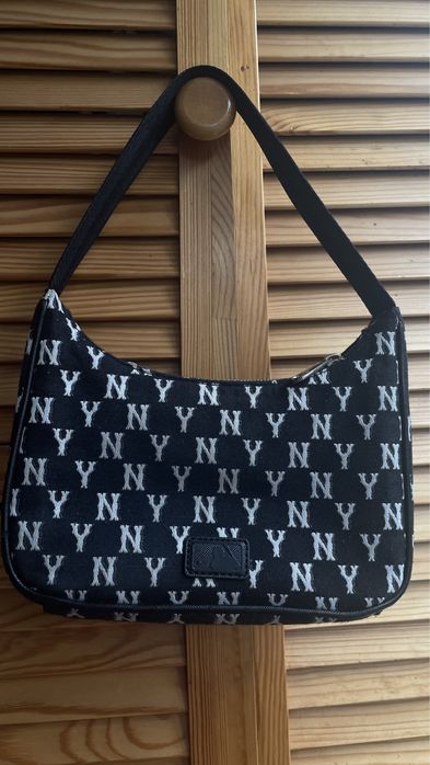 Продам сумочку MLB міні