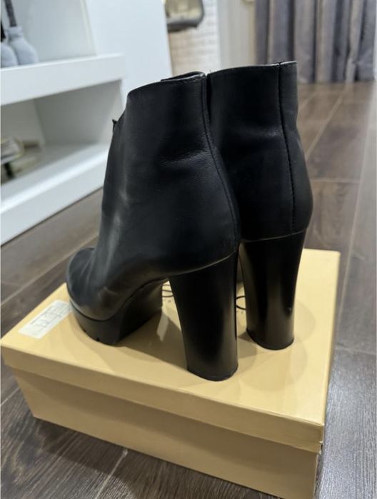 Ботінки черевики