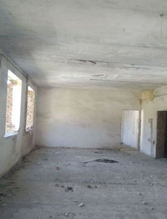 Продаж комерційного приміщення поблизу м.Кременець