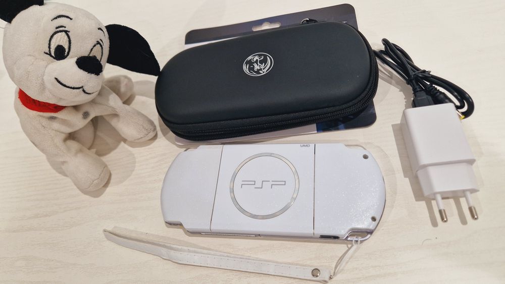 Sony PSP-3000 оригинал  64гиг +130игр
