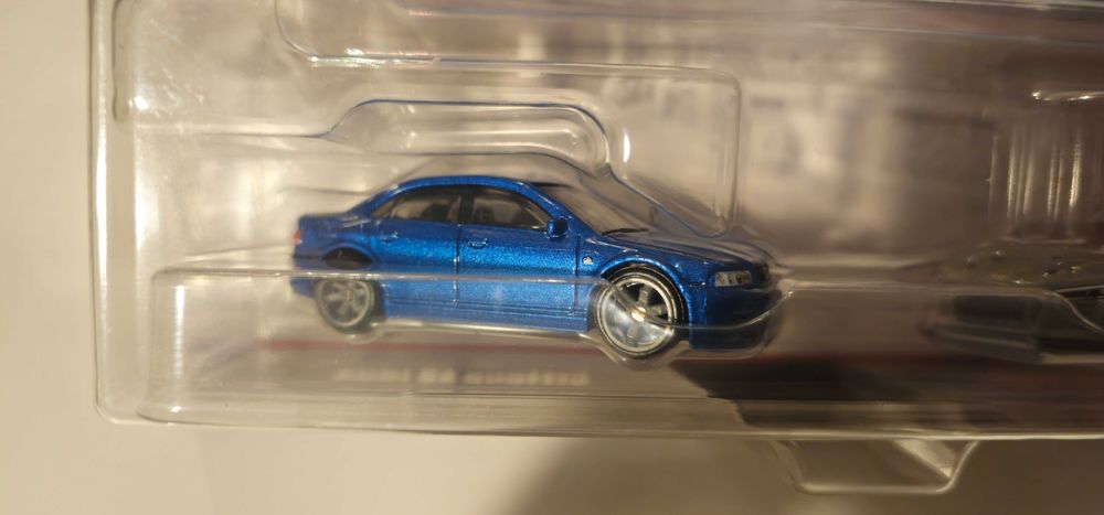 Hot Wheels premium Audi S4 quattro + R8 LMS