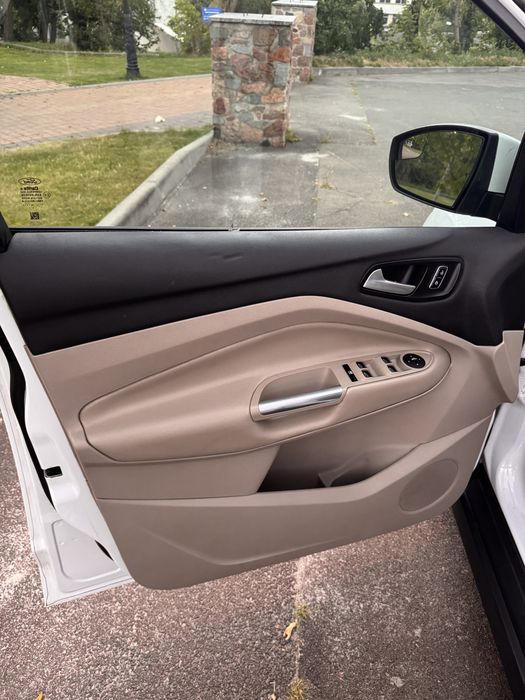 Ford C-Max 2014 VIN 1FADP5AU3FL101901 фото оголошення 12 з 24