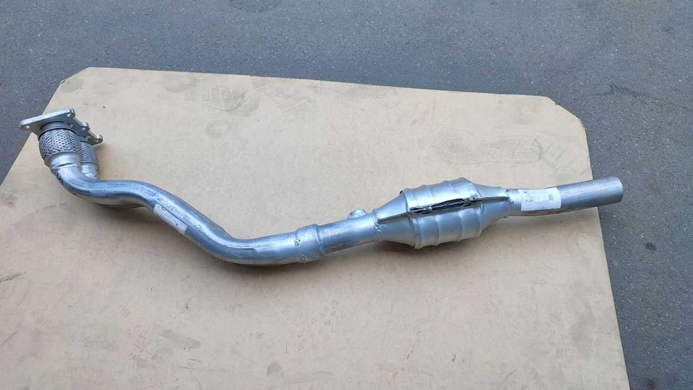 Труба приемная Шкода Октавия, Октавиа, Фольксваген Гольф 1.6 1999-2010