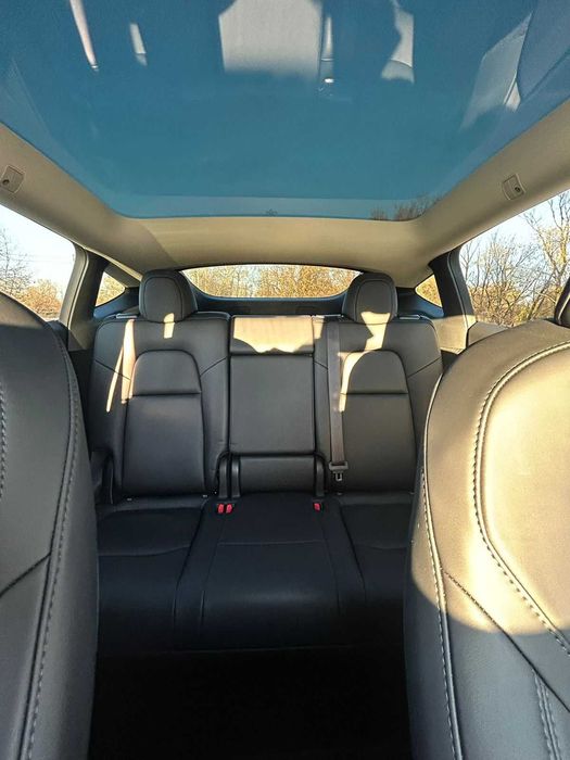 Продам авто TESLA model Y 2024