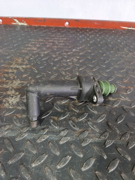 Bomba de embraiagem Volkswagen Polo de 2001 a 2005 6Q0721261D