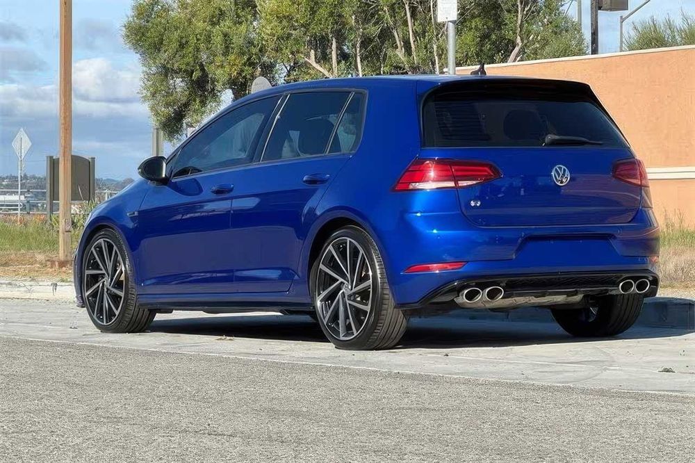 Volkswagen Golf R      2019