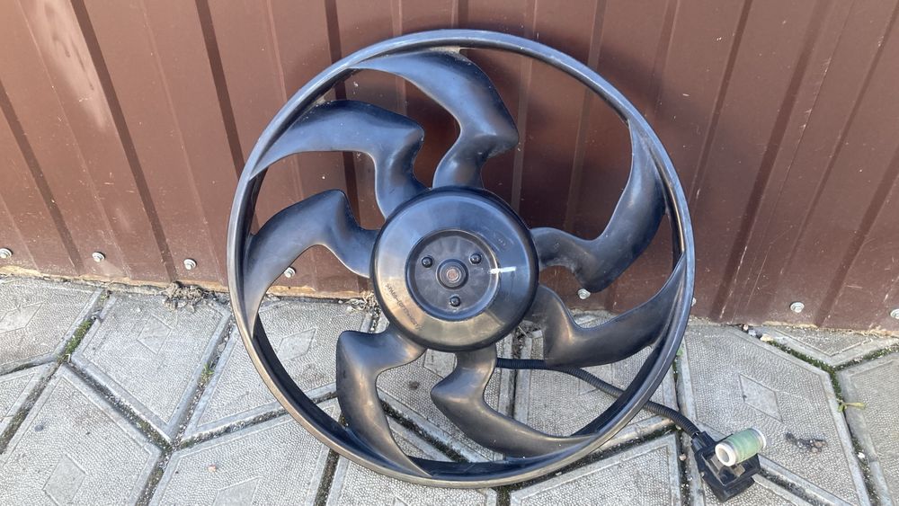 Вентилятор радиатора hyundai Elantra 2014