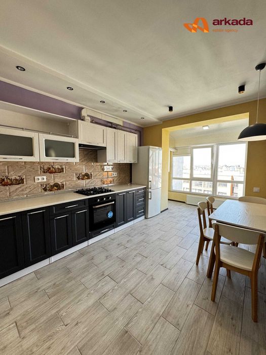 Продаж двокімнатної квартири в центрі