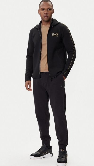 Костюм Armani  EA7 новий оригінал, L