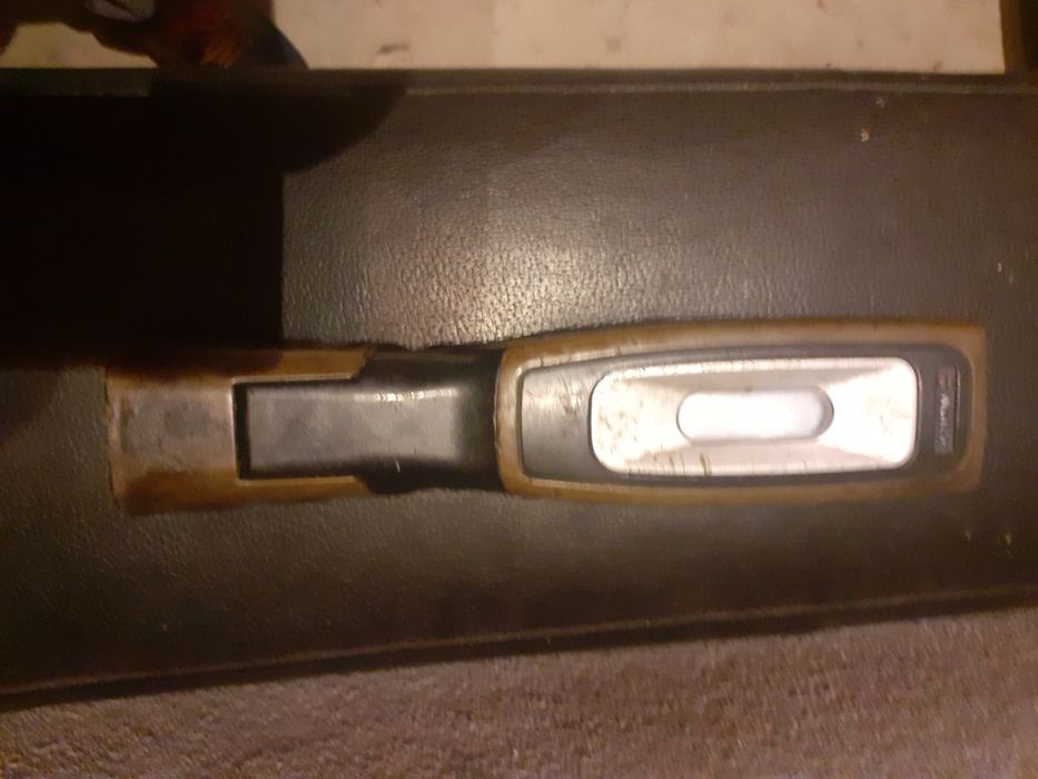 Lanterna com íman e carregador