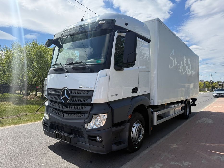 Mercedes-Benz Actros 1833  Ogrzewany kontener 7.30!