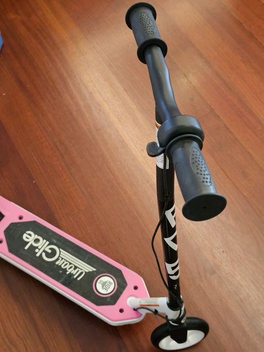 Trotinete Elétrica Criança UrbanGlide Ride 55 Rosa — Como Nova (1 utilização)

Vendo trotinete elétrica UrbanGlide Ride 55 para criança, cor rosa, em