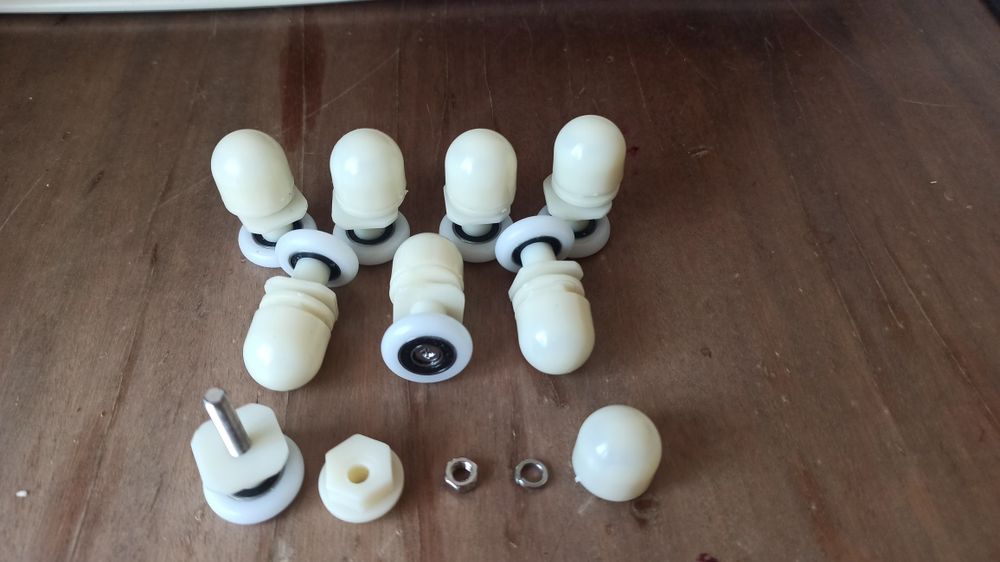 Ролики на ексцентрику ( по 30 грн.) для душових кабін та гідробокс