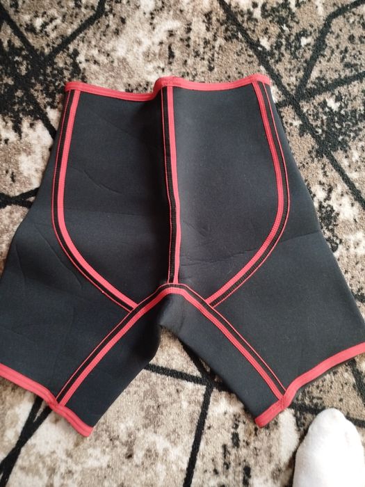 Неопренові спортивні шорти Lonsdale