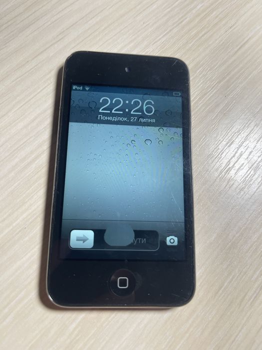 Ipod touch 4 + зарядка