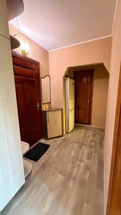 Продам 2-кімнатну квартиру в хорошому стані.