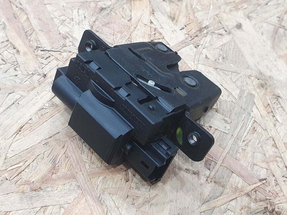 Zamek klapy bagażnika Nissan Micra k12 04r sprawny